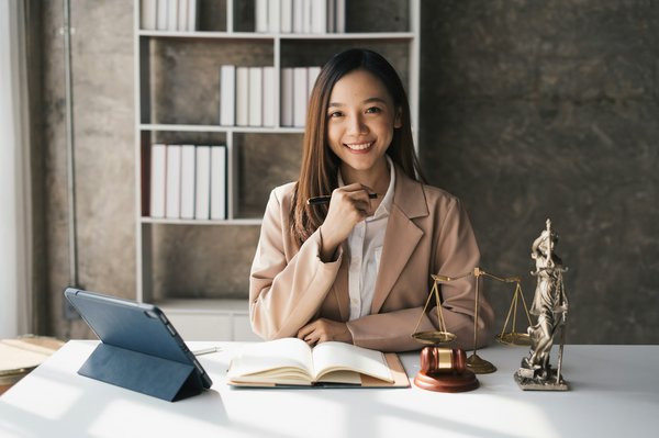 Avocat au barreau de strasbourg : expertise en droit public et immobilier