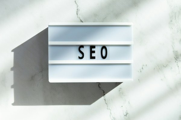 Les makers seo : devenez expert en revenus numériques facilement