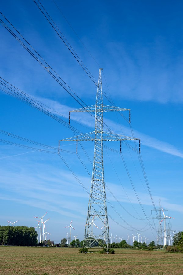 Naxia : votre partenaire en électricité industrielle moderne